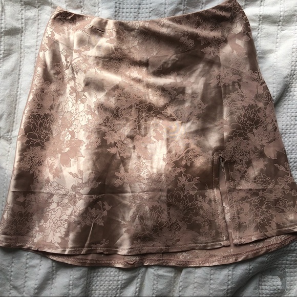 Princess Polly Skirt - Picture 1 of 3